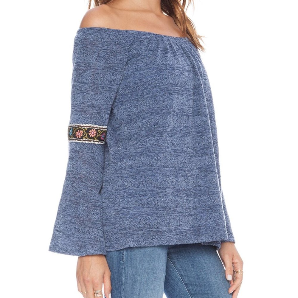 VAVA by Joy Han KYLE Cold Shoulder Blouse GRAY Large NEW With Tags - Picture 6 of 8